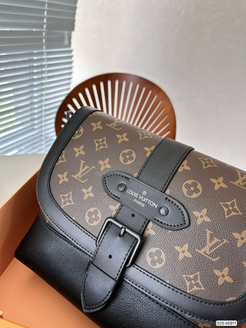 Louis Vuitton_LV Saumur Messenger Monogram Eclipse With Dust Bag (Brown - 420)