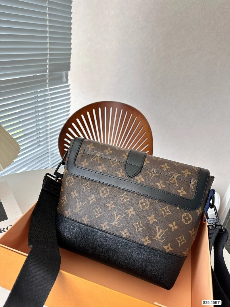 Louis Vuitton_LV Saumur Messenger Monogram Eclipse With Dust Bag (Brown - 420)
