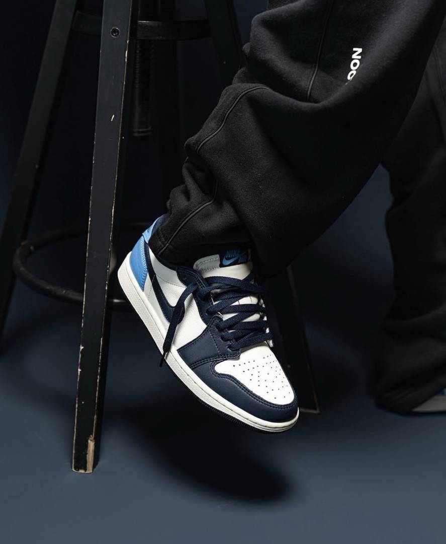 Nike Air Jordan 1 Low OG Obsidian UNC