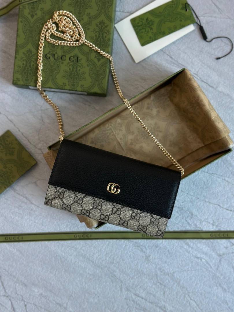 Gucci_73_GG_Supreme_ChainWallet_With_OriginalBox_DustCover
