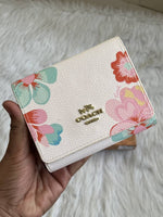 Coach_116_White_Trifold_Wallet_With_OriginalBox_DustCover_Premium