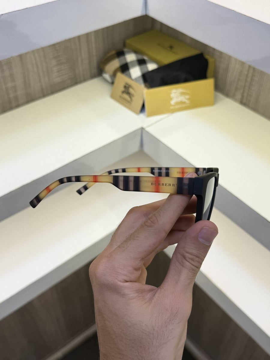Burberry 4395 Store article sunglass