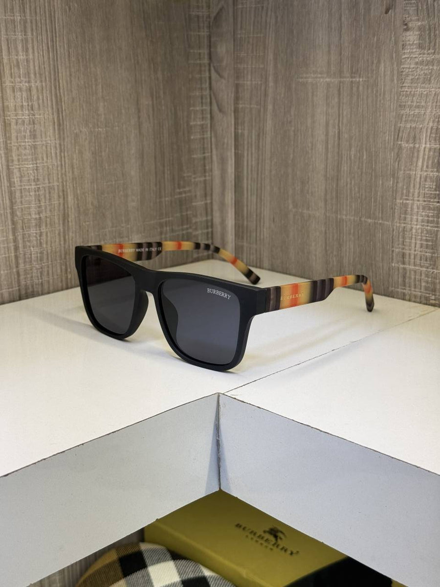 Burberry 4395 Store article sunglass