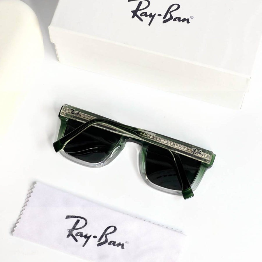 Ray-Ban 7744 green