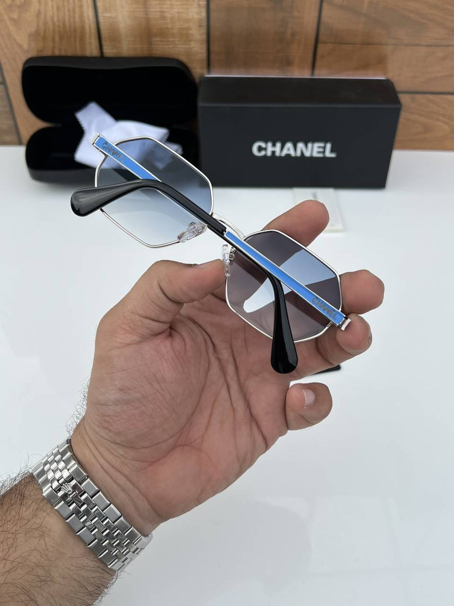 Chanel_1431_silver_blue