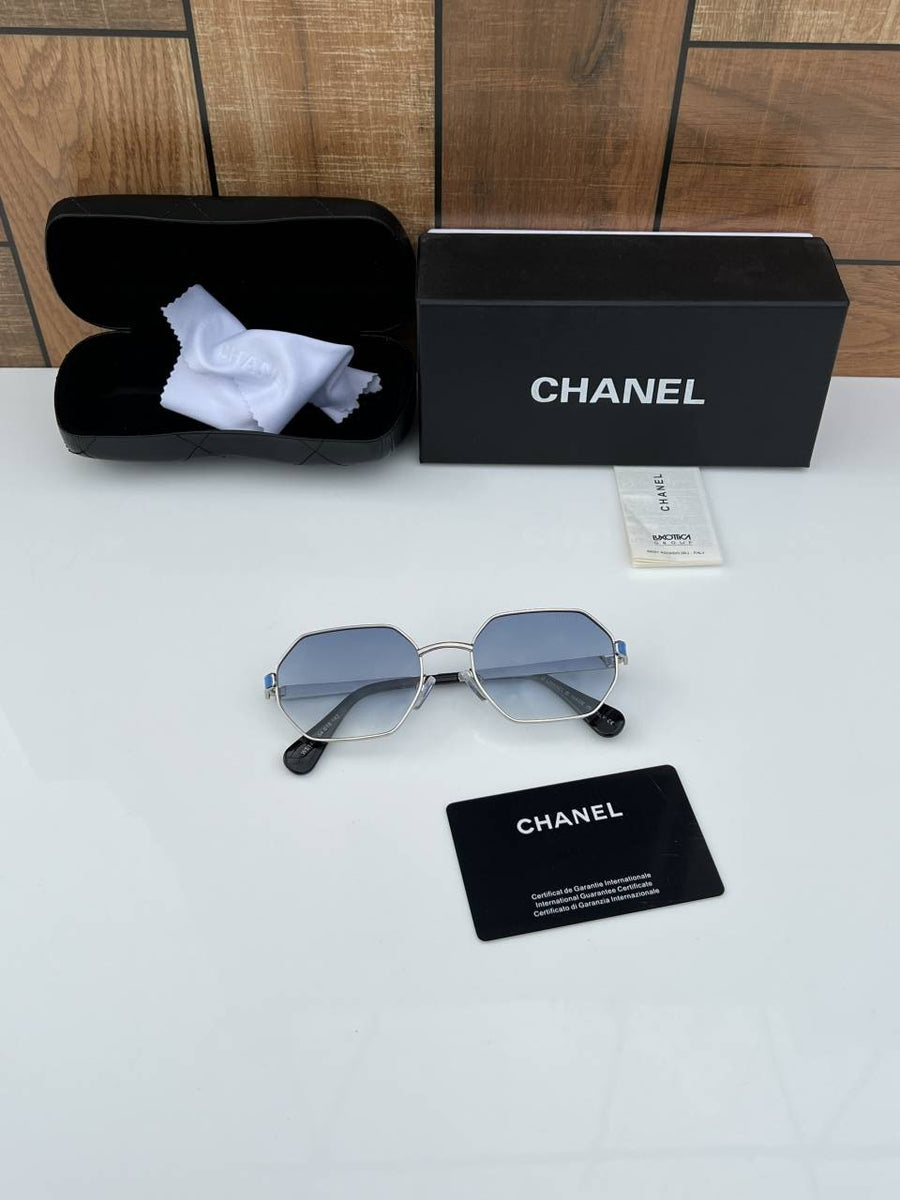 Chanel_1431_silver_blue