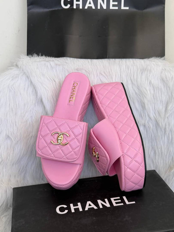 Chanel_Twist_Lock_Pink_platform_Slides_For_Women_With_Original_Box_And_Carry_Bag