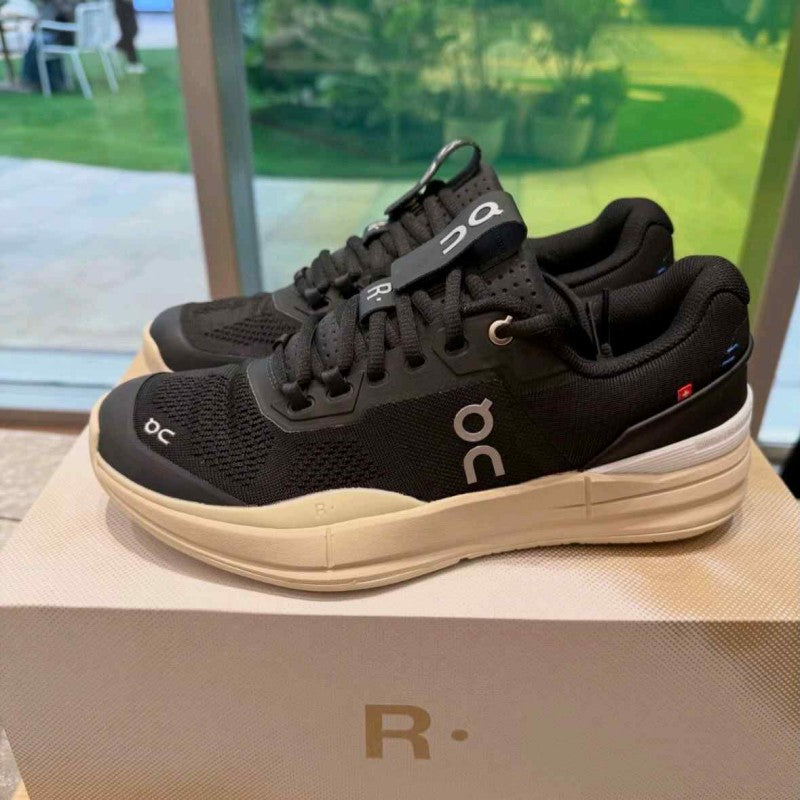 On Running Cloud Roger Pro Black Sand 1231