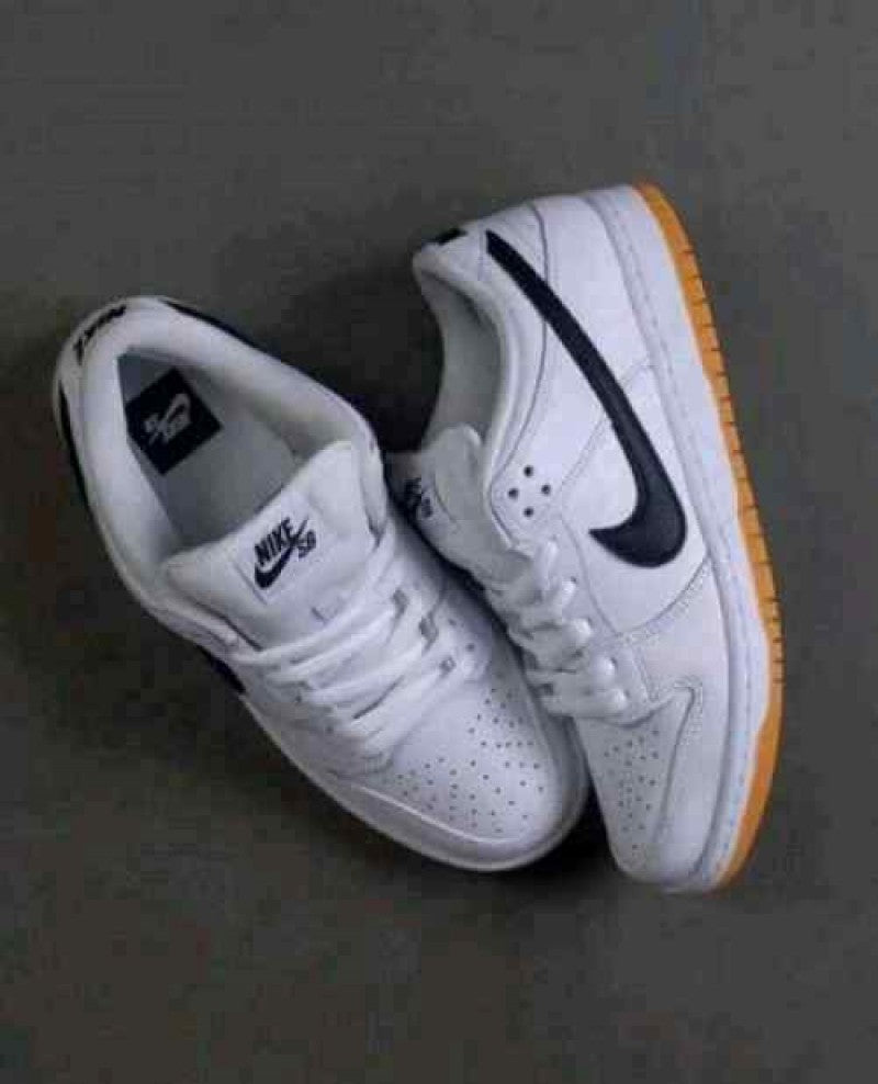 Nike sb dunk low white gum