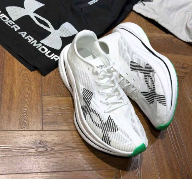 Under Armouurr Velociti Elite 3 White