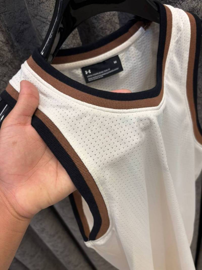 UNDE-xR ARMOUR IMPORTED STORE ARTICLE SANDO DARK