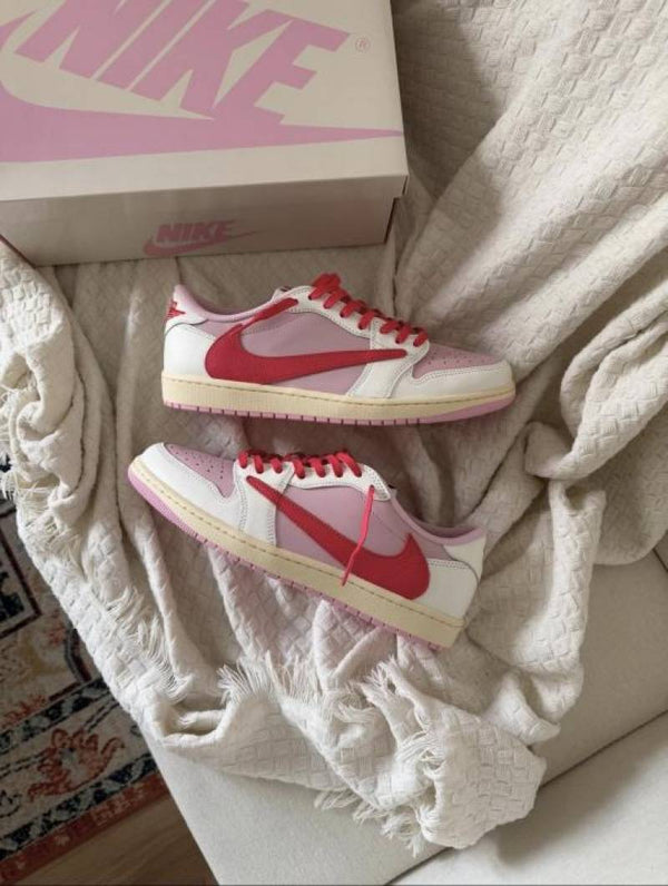 Nike AIR JORDAN 1 TRAVIS SCOTT TROPICAL PINK