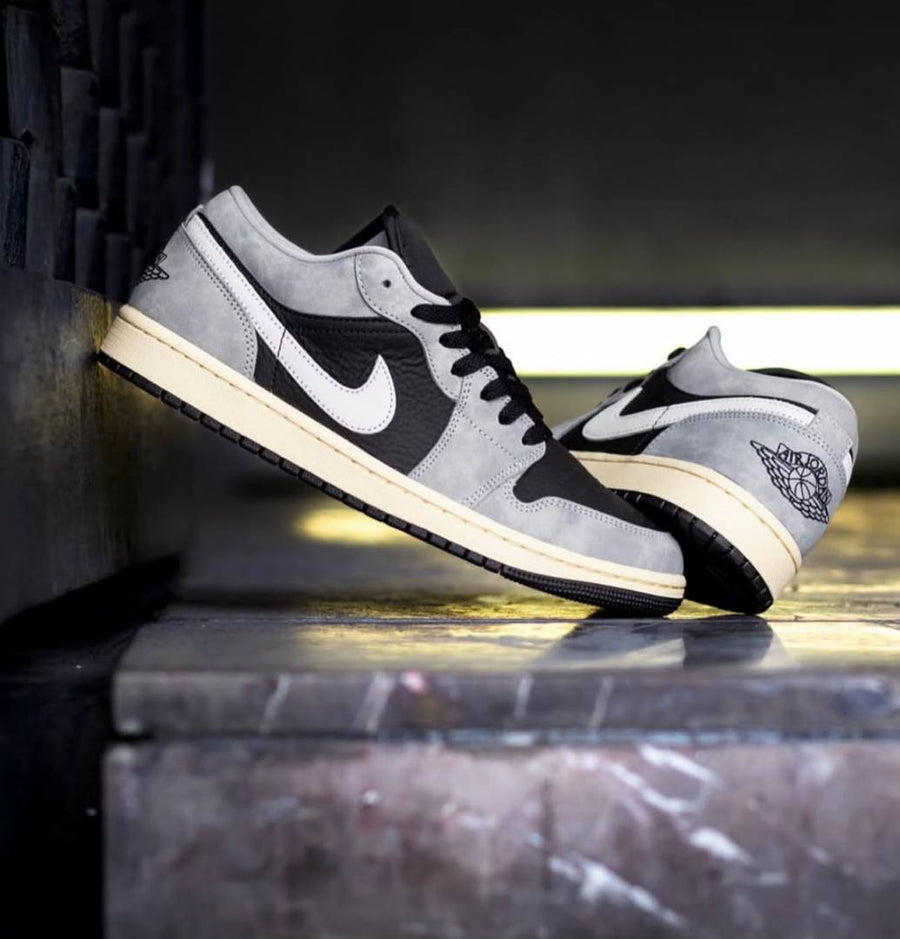 Nike AIR JORDAN 1 LOW LIGHT SMOKE GREY OFF NOIR