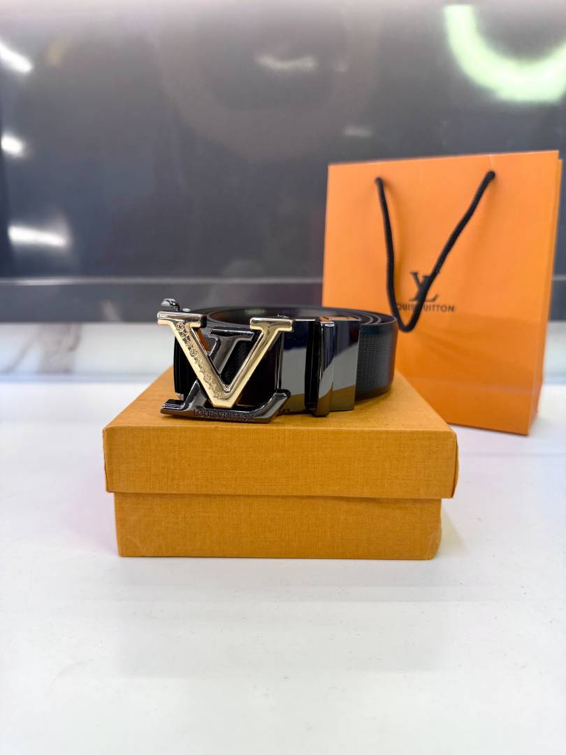 Lv_Loui Golden Black Premium Quality Belt Fa 1110