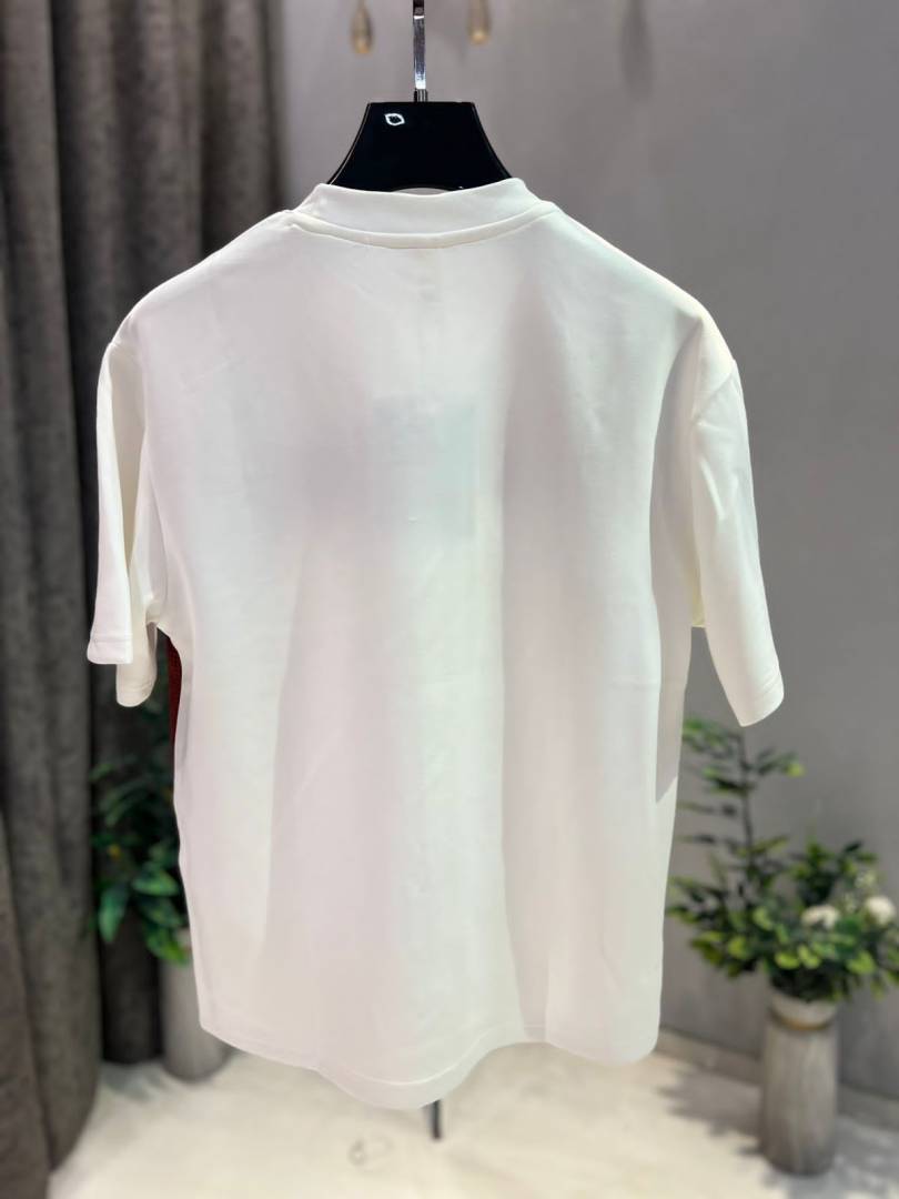 KOREAN IMPORTED HIGH DEMAND ARTICLE T-SHIRT WHITE AND RED