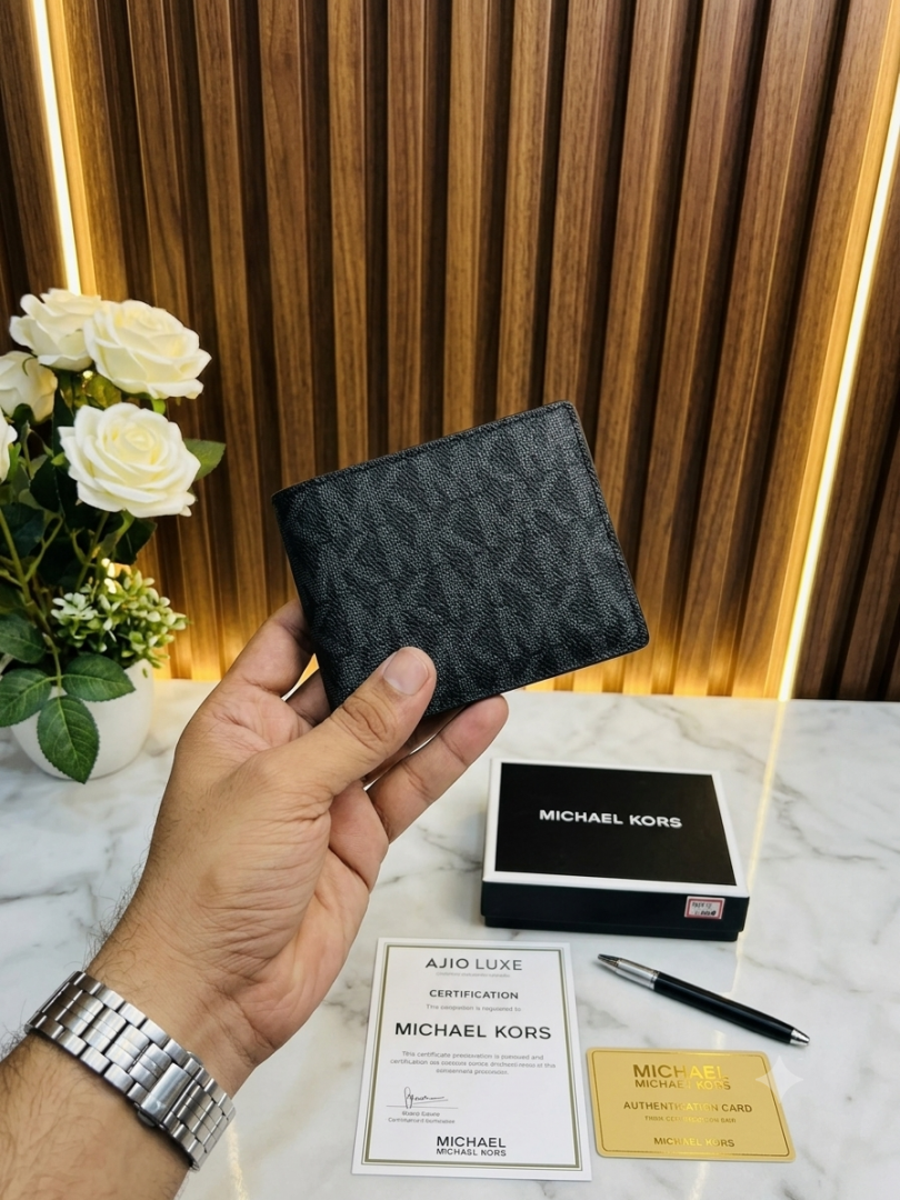 110 MK MICHAEL KORRS PREMIUM QUALITY WALLET