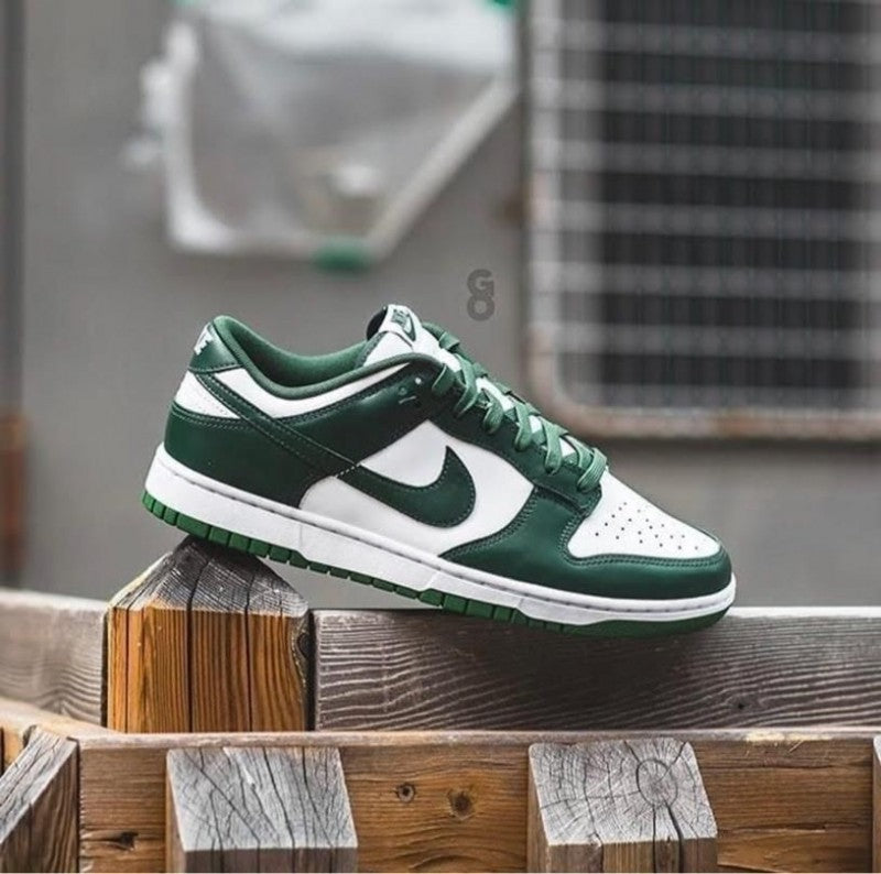 E sb dunk low varsity green