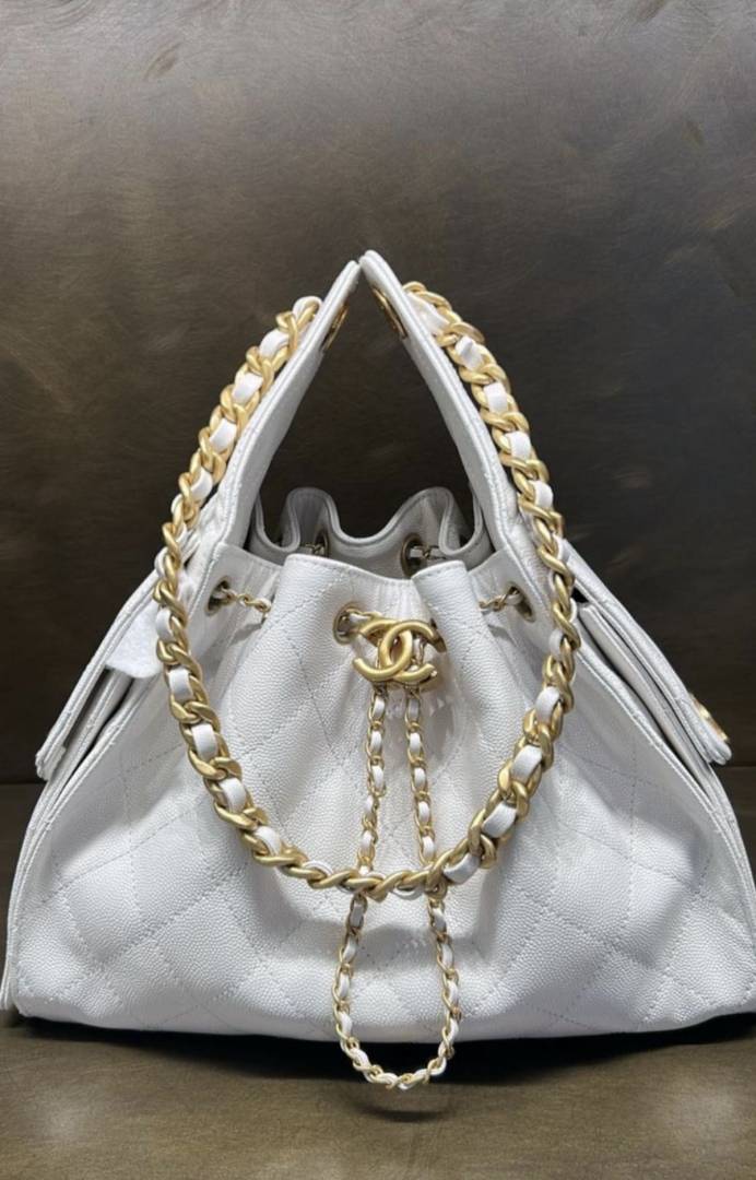 Chanel_CB_25_White_Medium_Shoulderbag_With_OriginalBox_CarryBag_DustCover