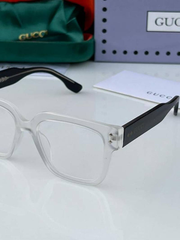 Gucci_2610_white_plano