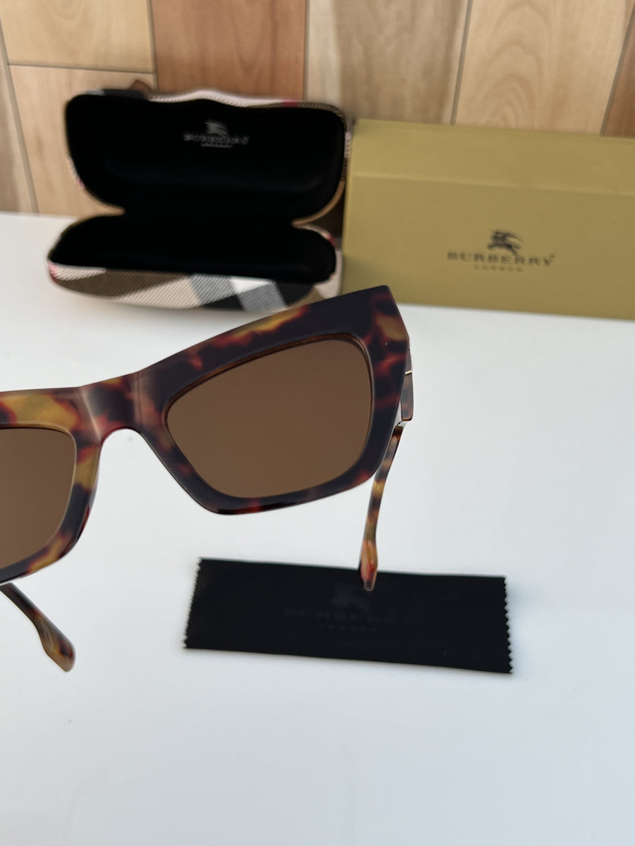 Burberry_4405_tiger_brown