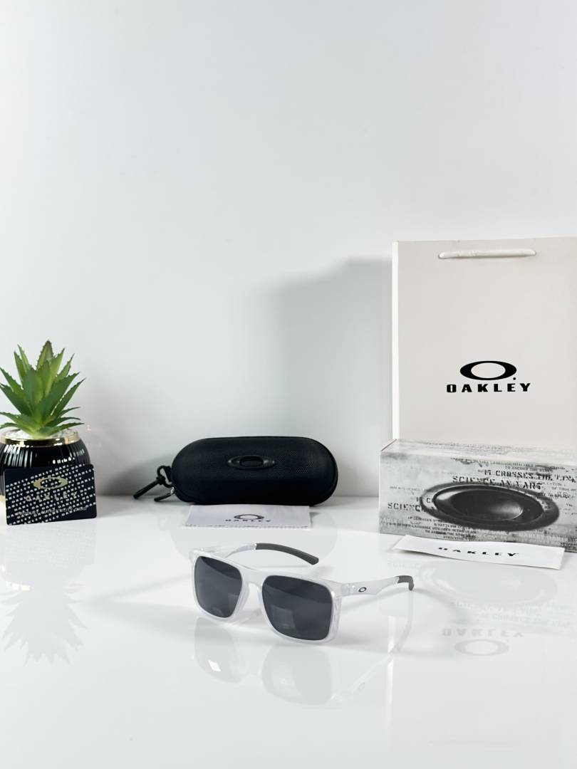 Oakley_3103_Ice_Black