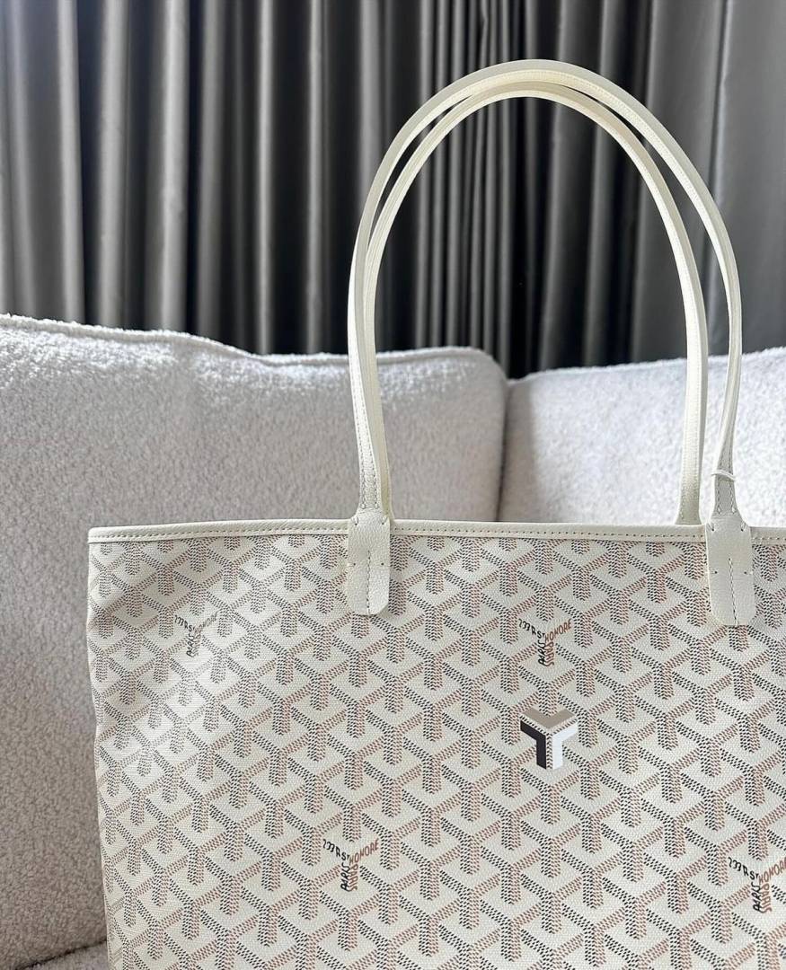 Goyard_Artios_GM_Of White-AP_Tote_WithWallet_Dustcover