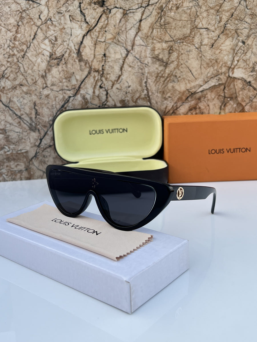 Louis Vuitton_2218_full_black