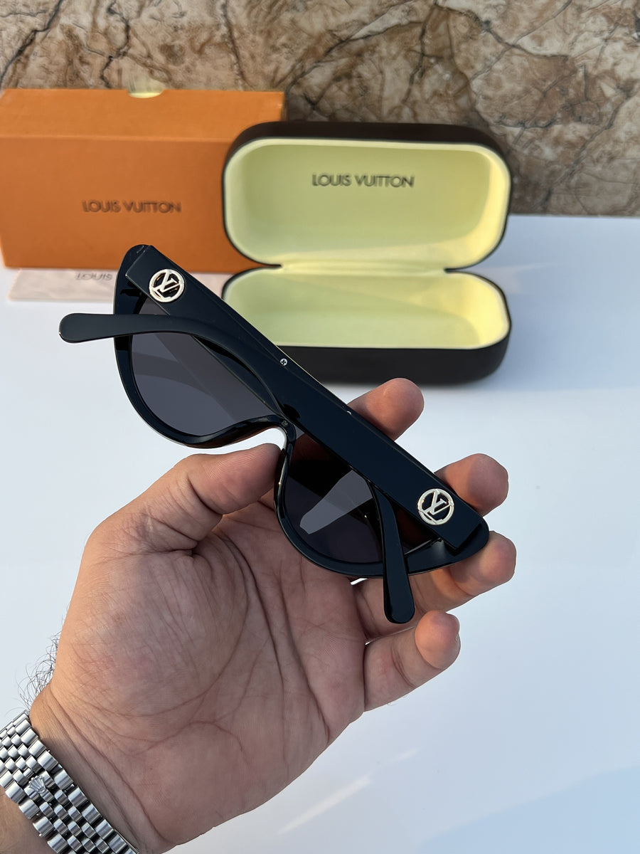 Louis Vuitton_2218_full_black