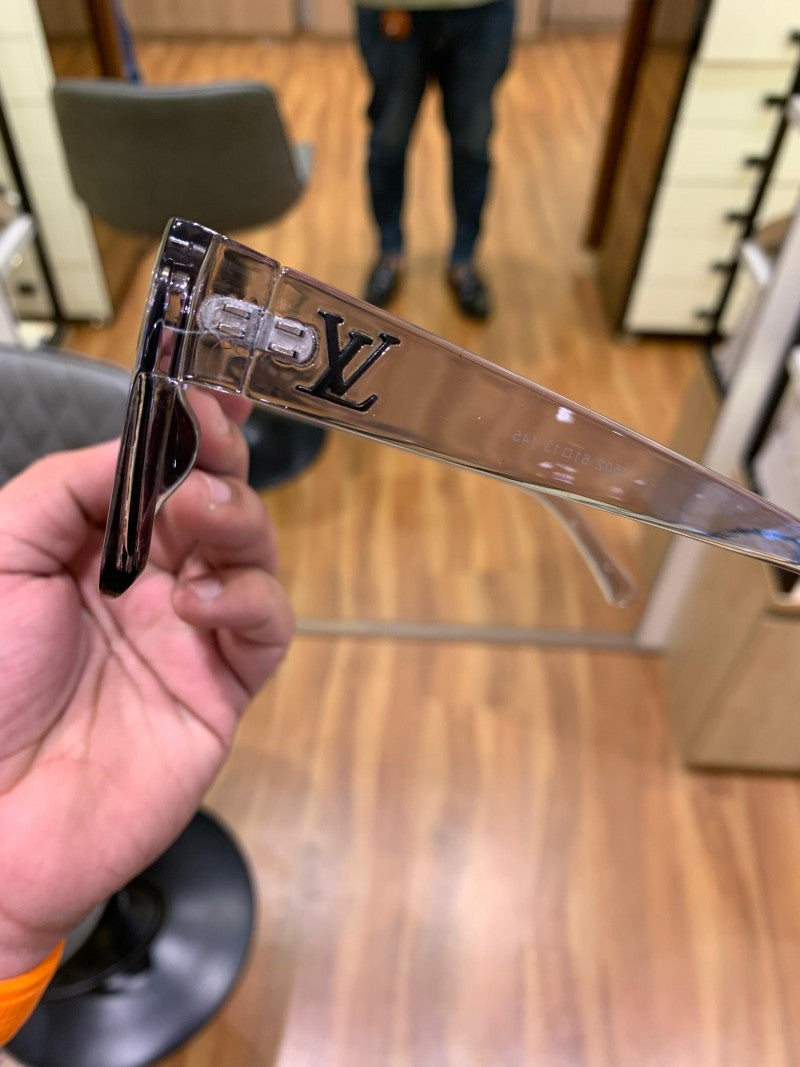 Louis Vuitton_square evidence 1502 grey black