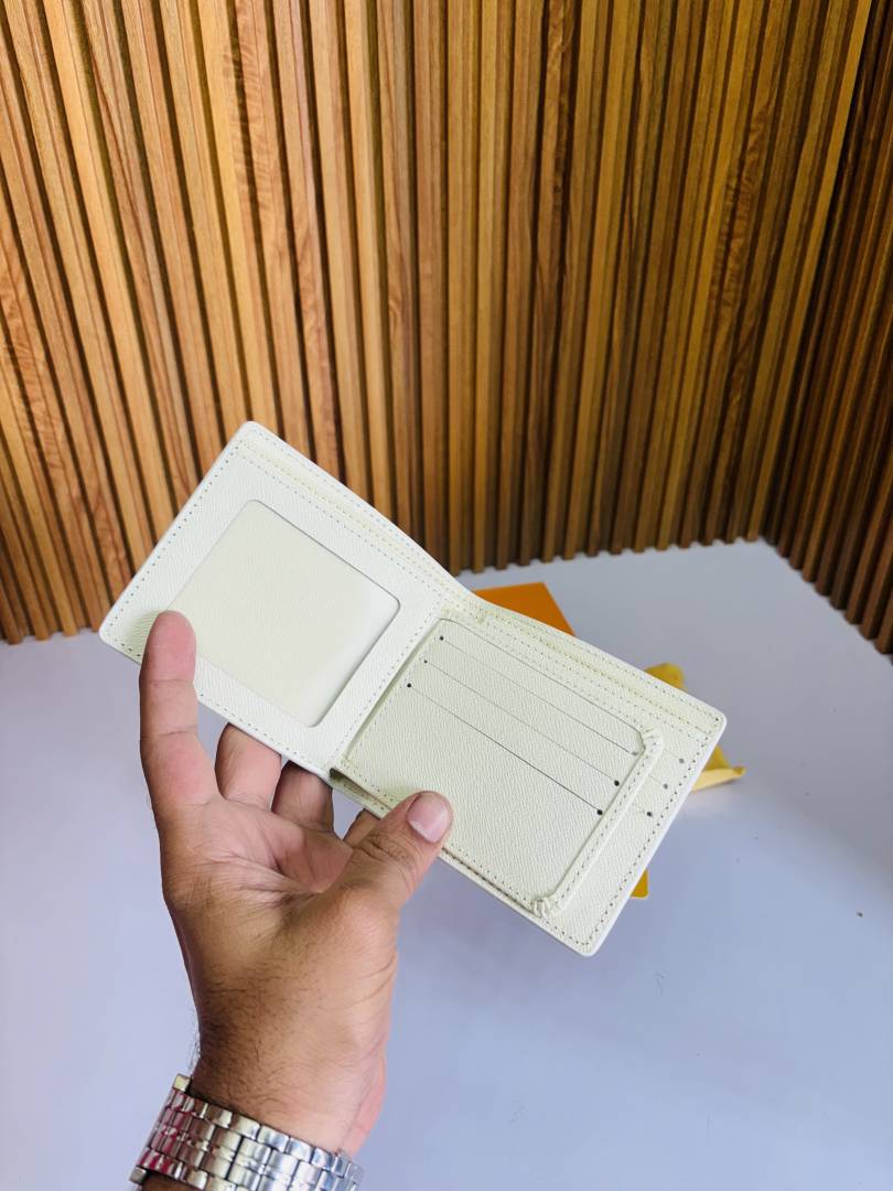 119 LV LOIUS VUTTON PREMIUM QUALITY WALLET
