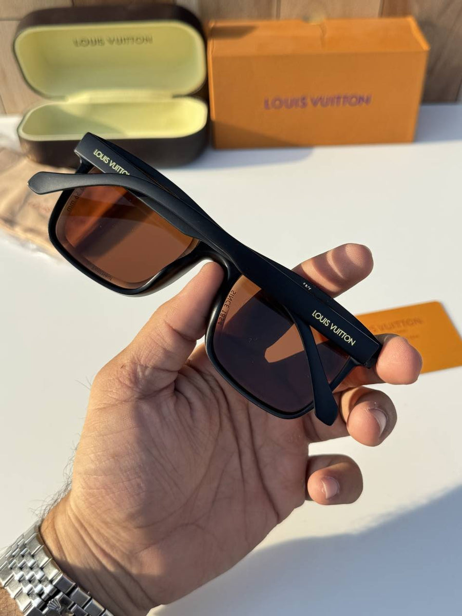 Louis Vuitton_6001_black_brown