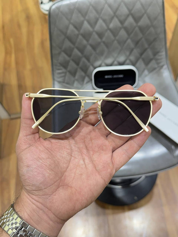 Marc_jacobs_metal_gold_black