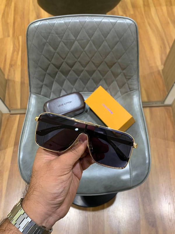 Louis Vuitton_2254_gold_black