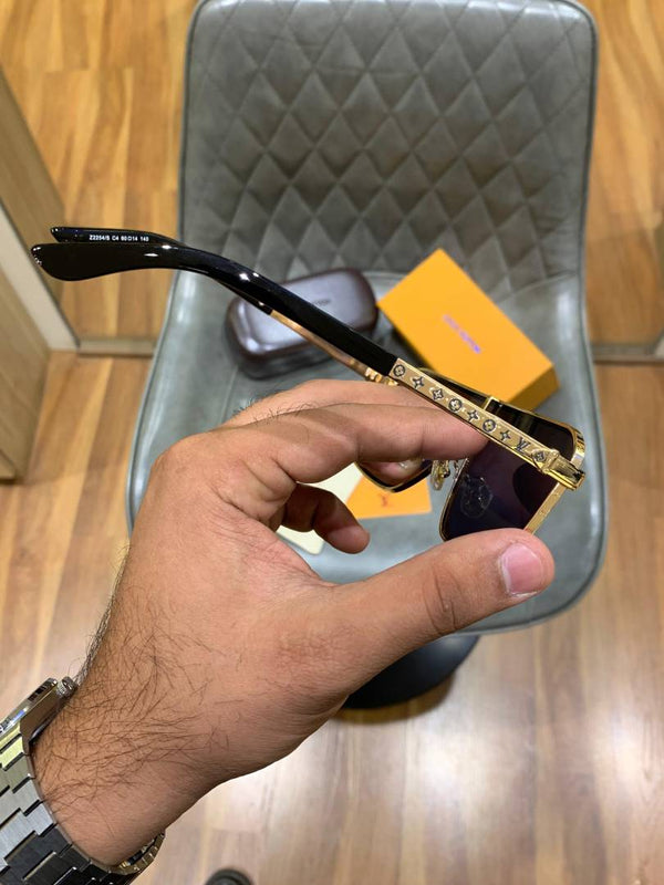 Louis Vuitton_2254_gold_black