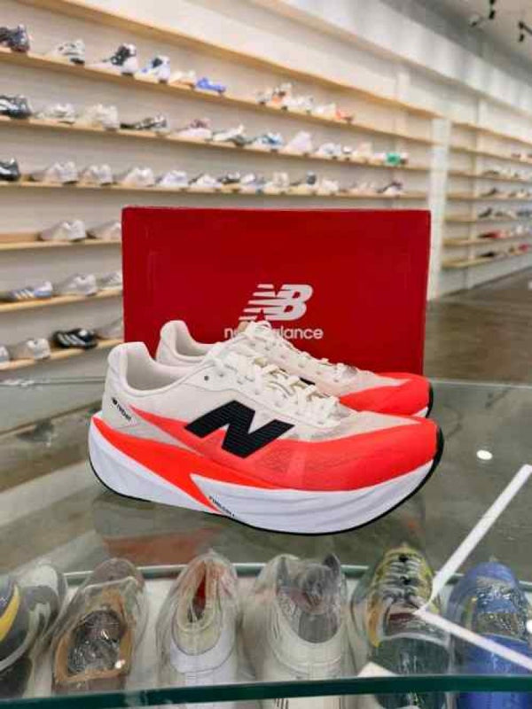 New Balencee FuelCell Rebel V5 Urgent Red 112