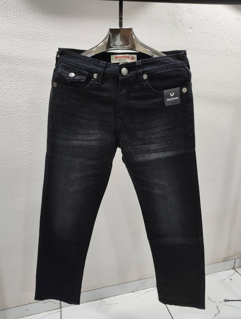 TRUE RELIGION IMPORTED STORE ARTICLE JEANS