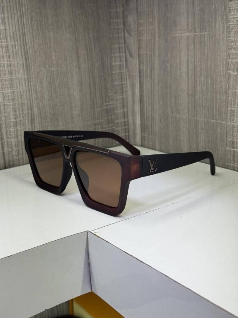 Louis Vuitton 1502 brown