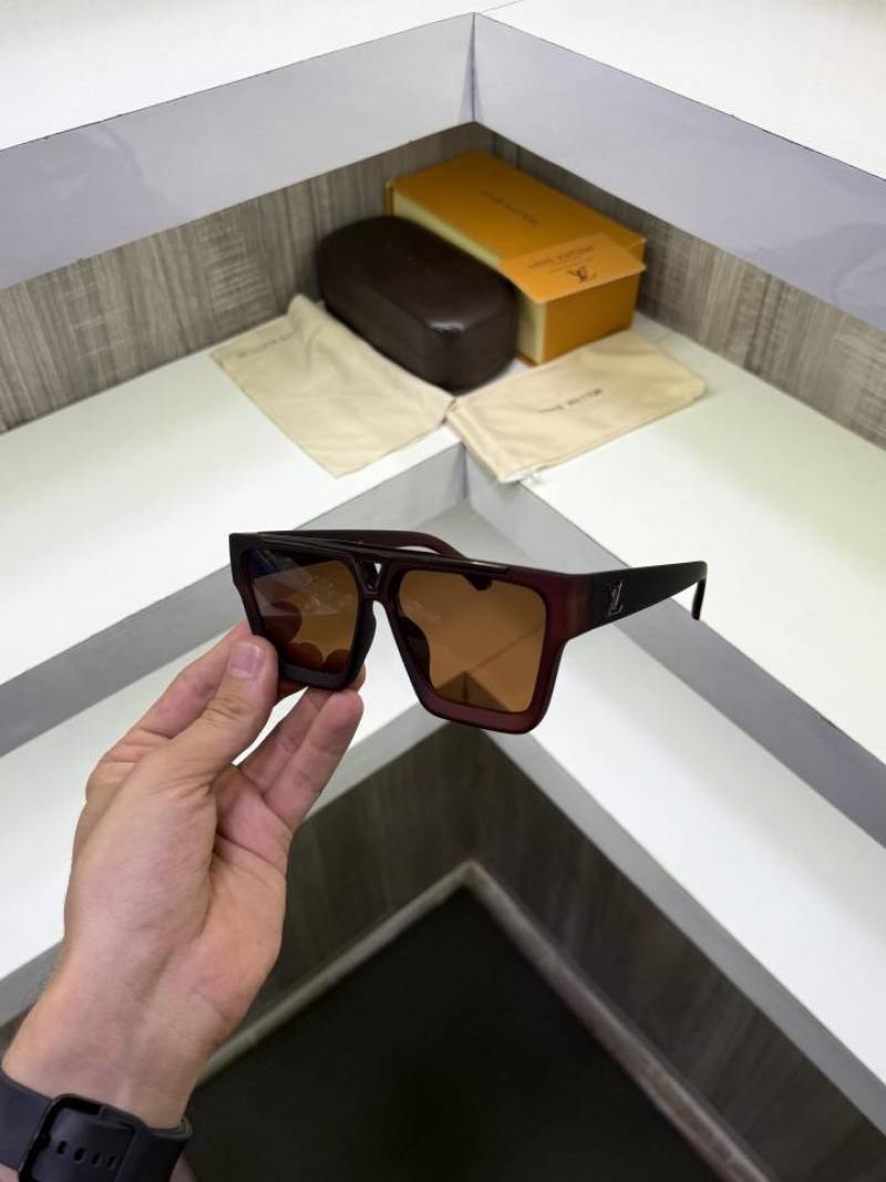 Louis Vuitton 1502 brown