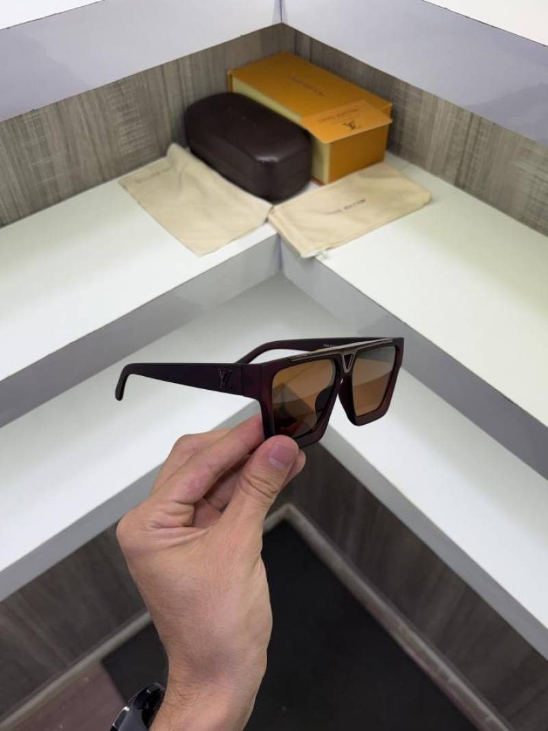 Louis Vuitton 1502 brown