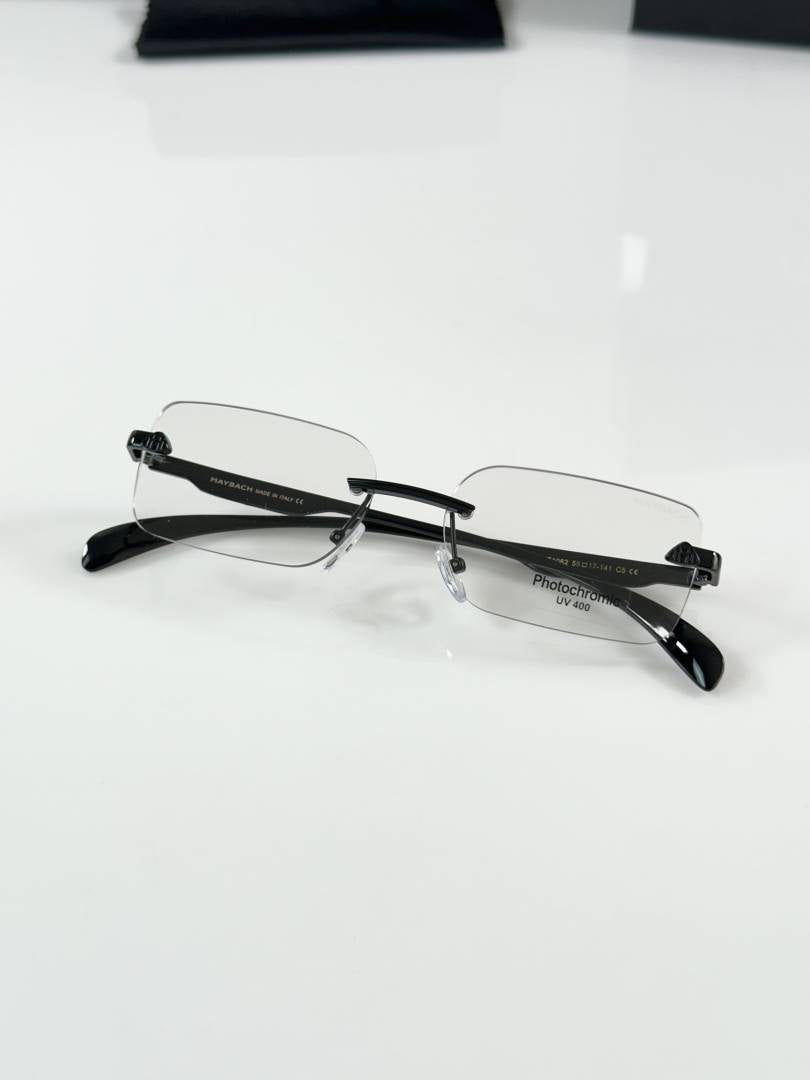 Maybach 1062 Black Day Night Color Changing Glass