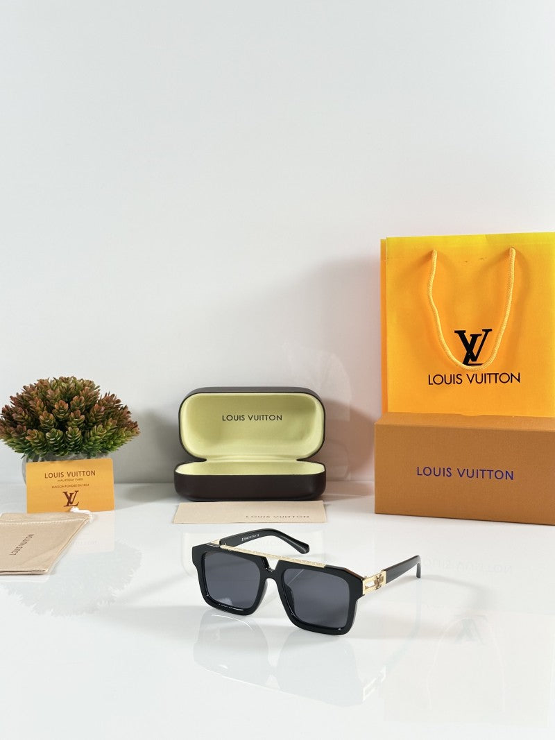 Luis 121 Gold Black