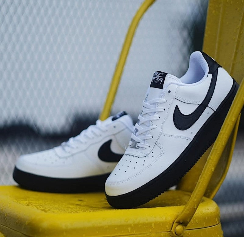 E air force 1 low white black sole