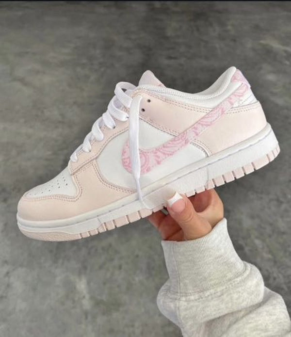 Nike SB DUNK LOW ESSENTIAL PAISLEY PACK PINK WOMEN S