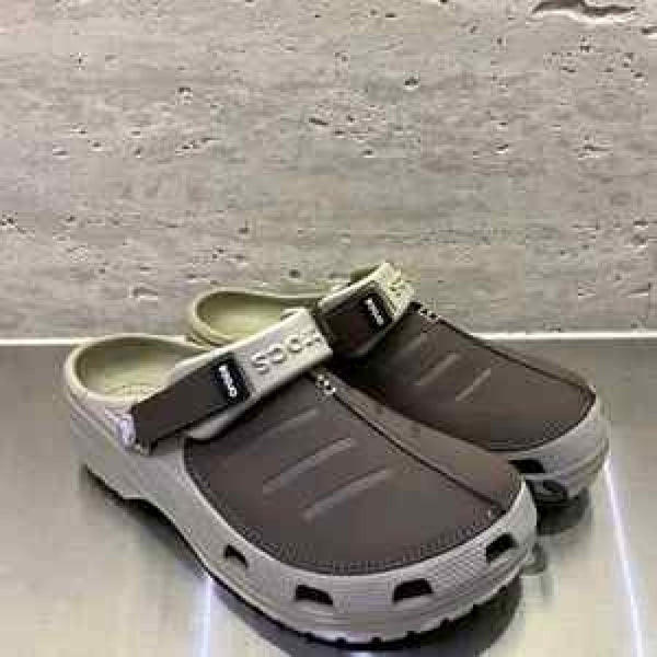 Crocs YUKON CLOG Ligtht TAN