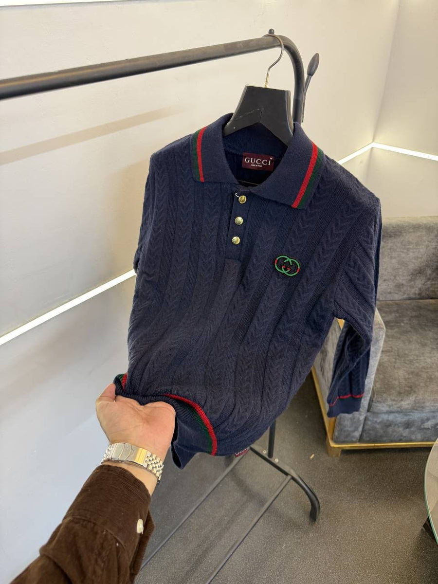Gucci navy blue knitted imported sweatshirt with brand button and logo on chest