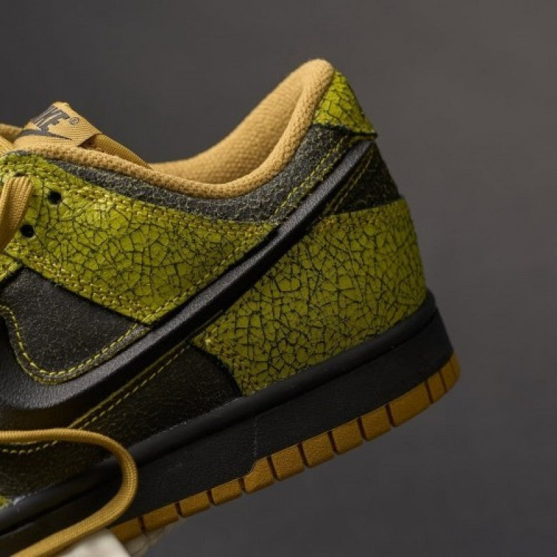 Nike Dunk Low QS Halloween Skull
