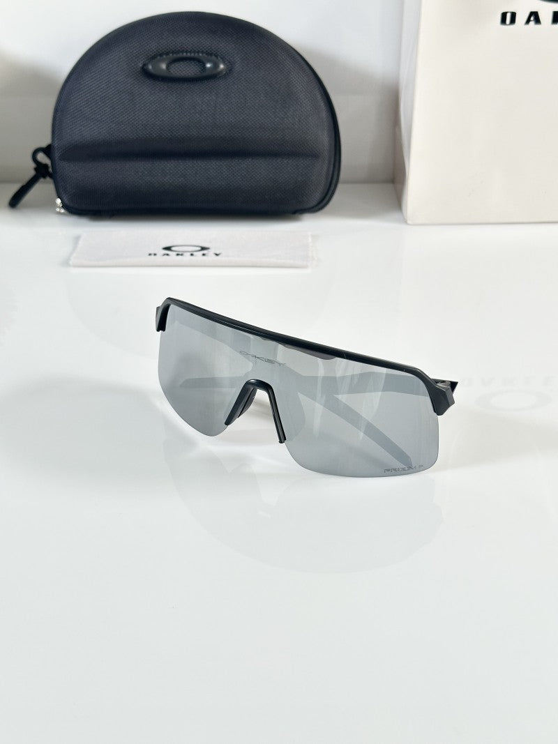 Okley 9463 Black Silver Mercury