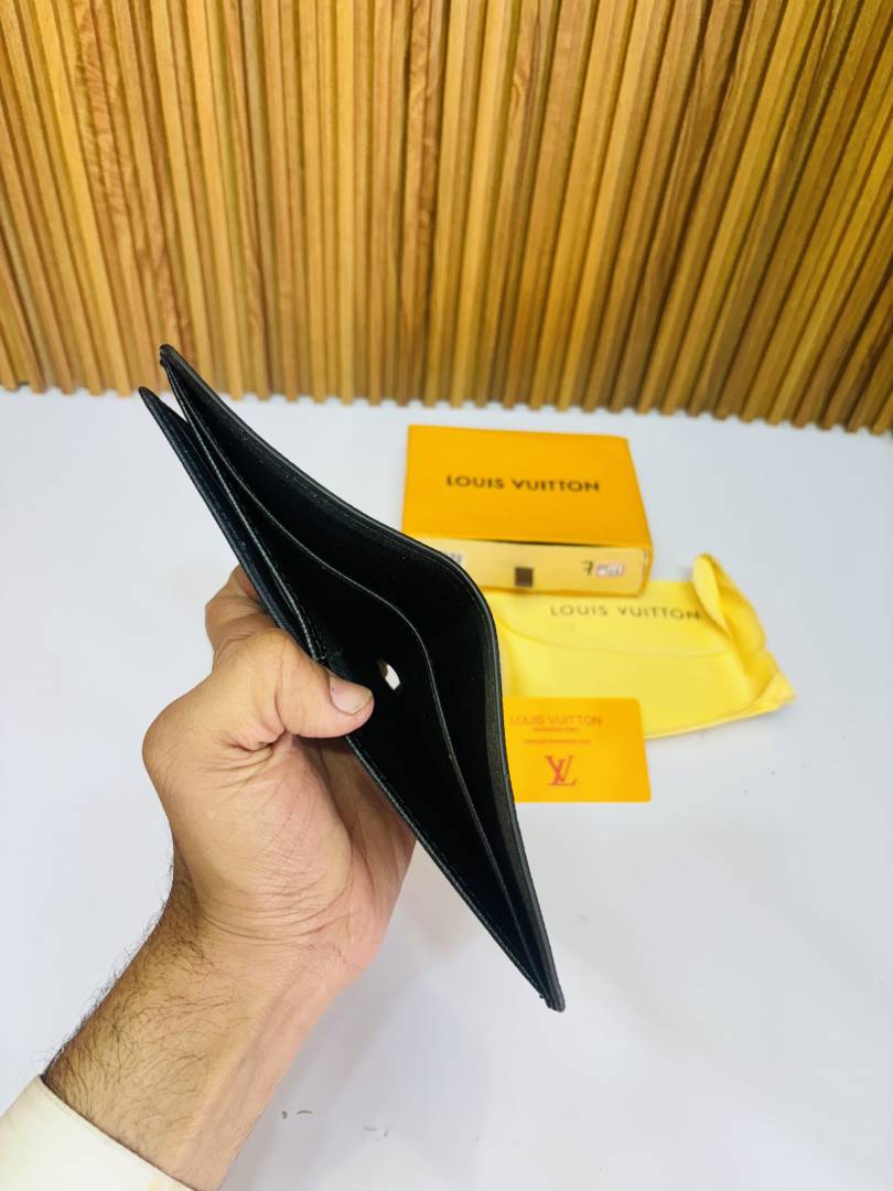 106 LV LOIUS VUTTON PREMIUM QUALITY WALLET