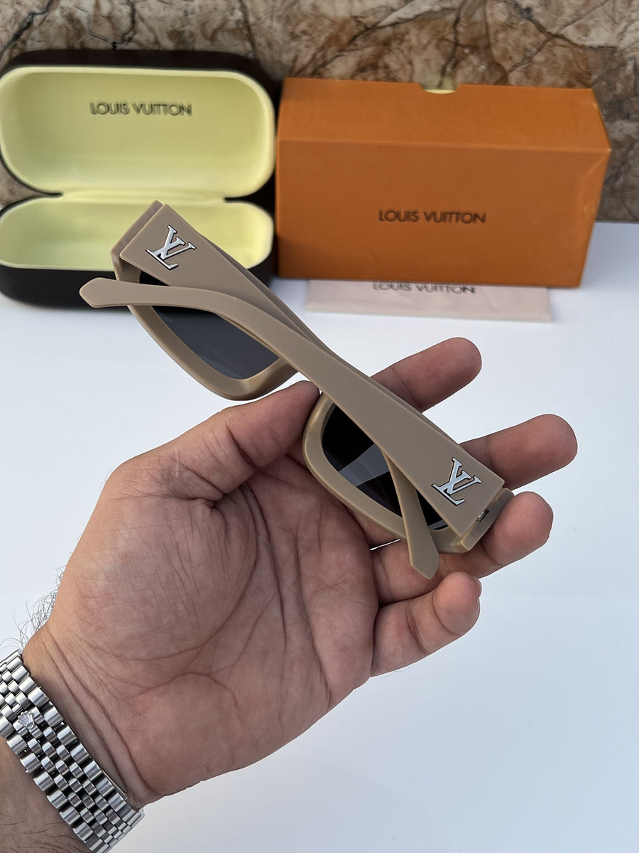 Louis Vuitton_6190_brown