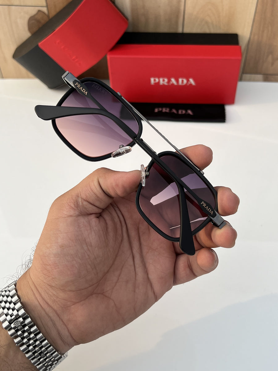 Prada_374_black_wine